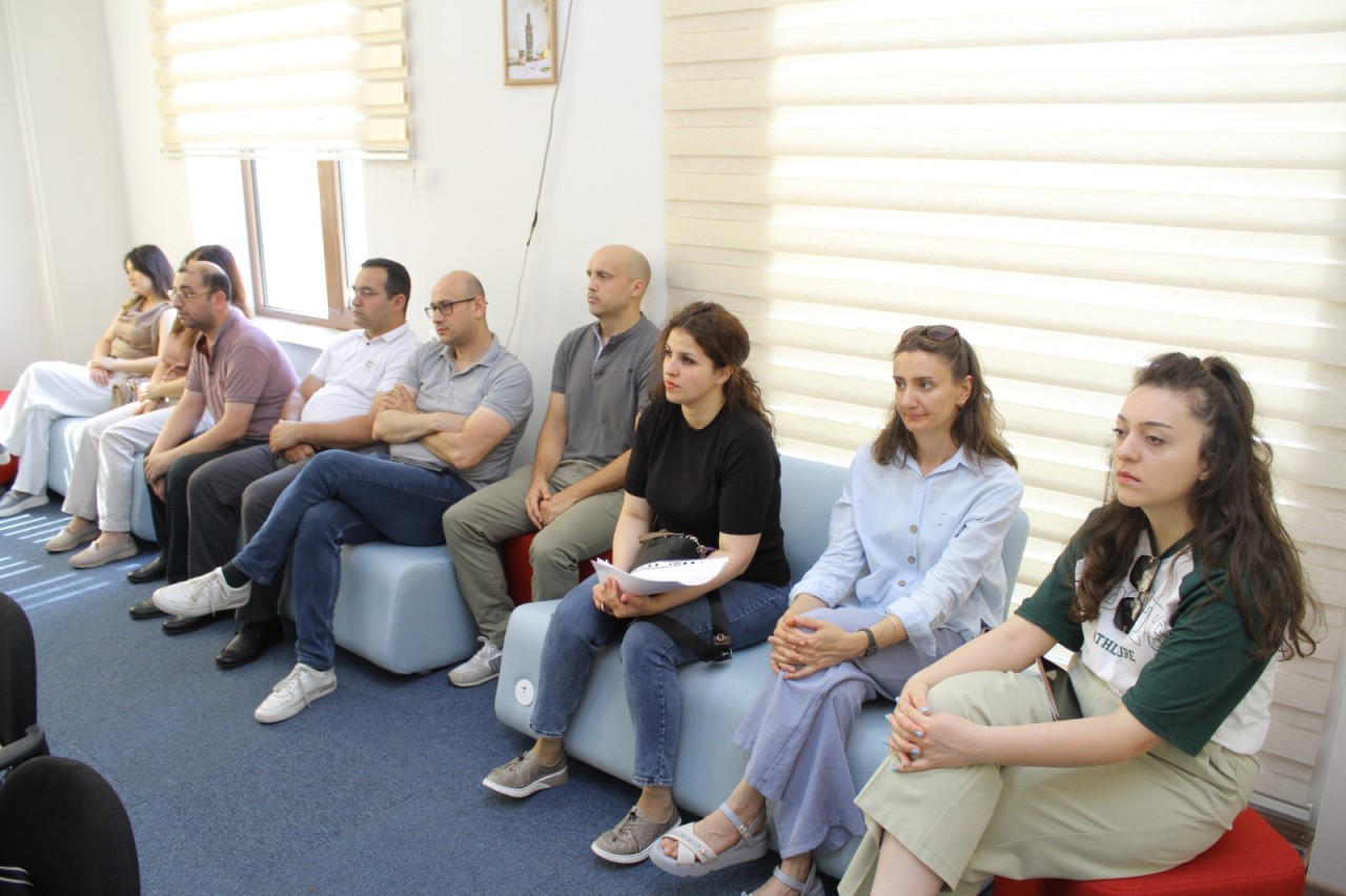 İspaniyanın Huelva Universitetinin əməkdaşı ADAU-da olub - FOTOLAR